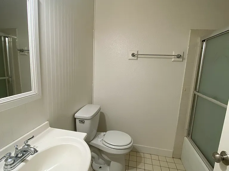 8221 Essen Way — Photo 7
