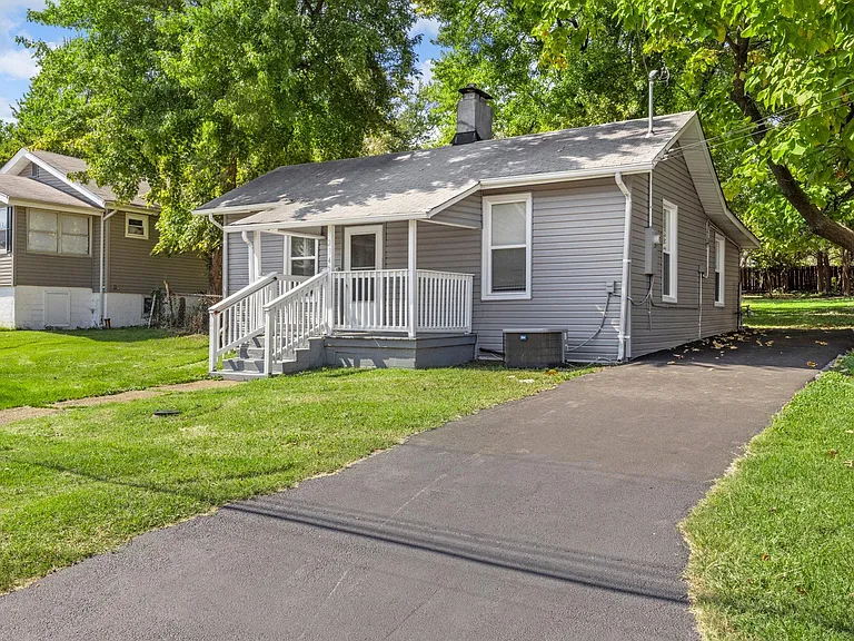 2345 Gaebler Ave — Photo 2