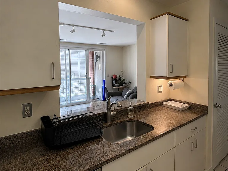 24 Chestnut St — Photo 4
