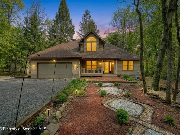 42 Wildflower Cir, Gouldsboro, PA 18424