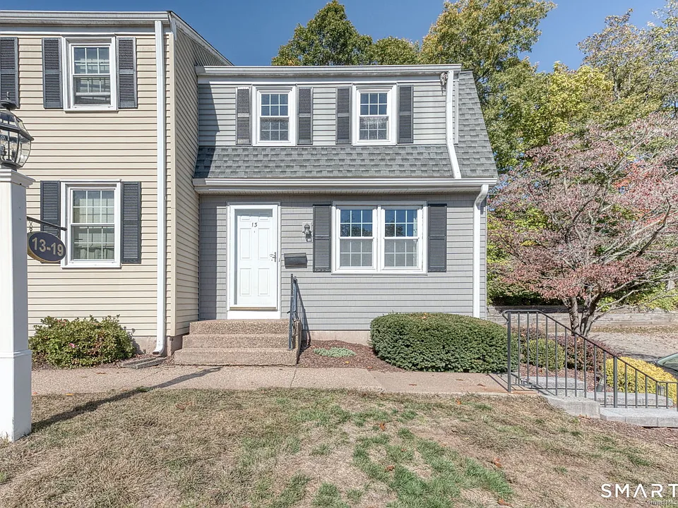 13 Boxwood Ln #13