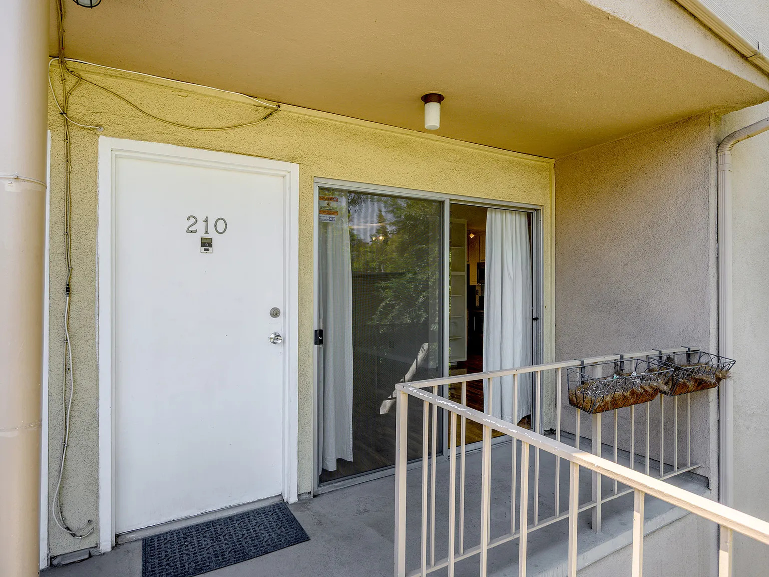 3 bed, 1141 sqft, $3,400 — Photo 3