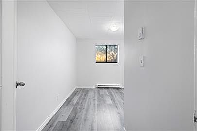 5th image of 591 Wellington Ave #203
