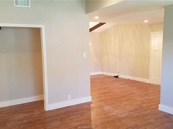 5th image of 2406 Wilkes St