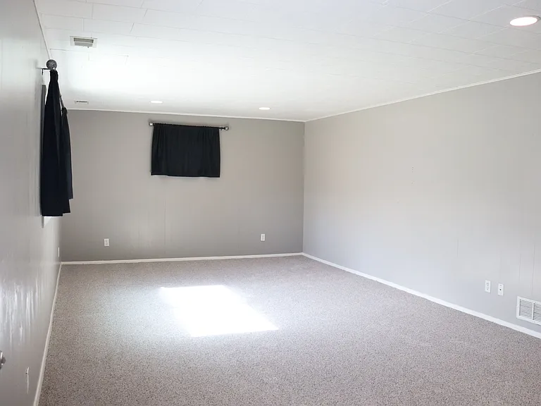 113 E Owens Ave — Photo 16