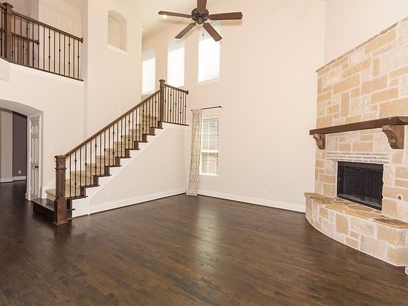 4th image of 313 Longhorn Dr