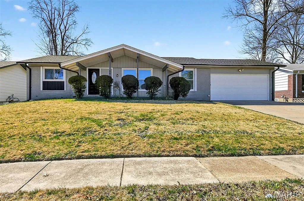 3027 Westminster Dr photo 1