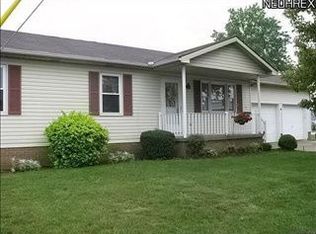 11 5th St NE, Barberton, OH 44203
