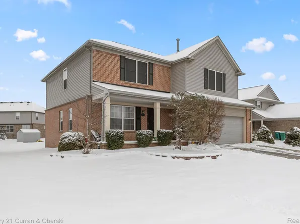 13765 Country Walk Blvd, Belleville, MI 48111
