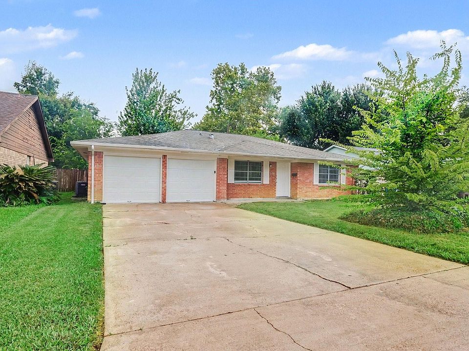 1st image of 2329 Pickerton Dr