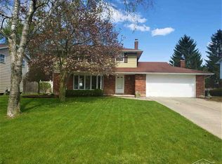 928 N Frost Dr, Saginaw, MI