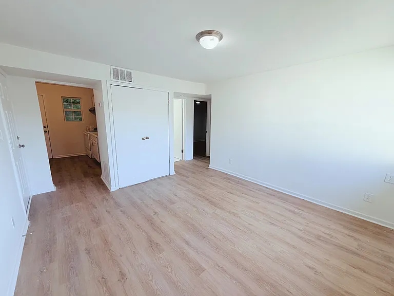 443 Dargan Pl SW — Photo 1