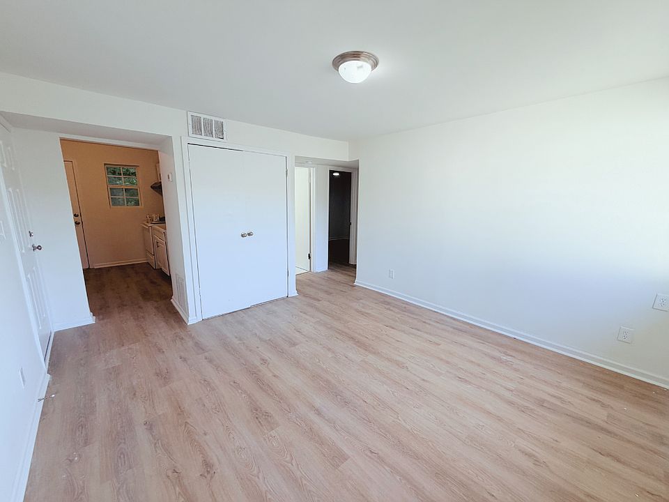 1st image of 443 Dargan Pl SW #0