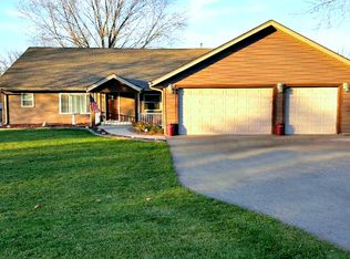 27114 Long Lake Rd, Waterford, WI 53185
