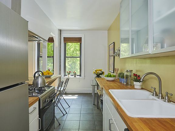4th image of 345 Montgomery St APT 2B