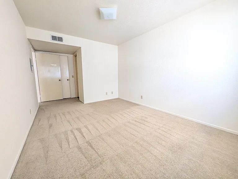 337 N Buena Vista St #202 — Photo 13