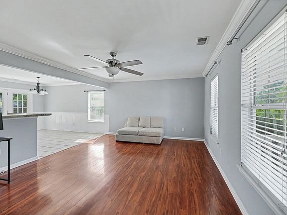 3rd image of 136 Blue Jasmine Ln
