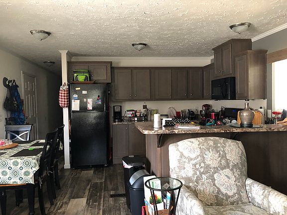 5th image of 89 Sun Dr