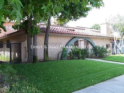 1170 E South St #3 Photo 1