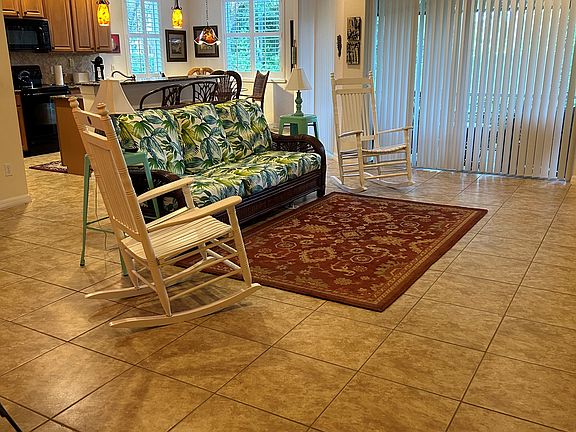 3rd image of 28250 Lisbon Ct