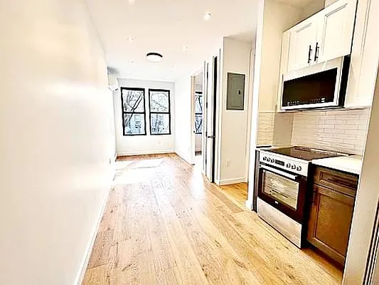 Rented by Brooklyn Property Group LLC | media 10