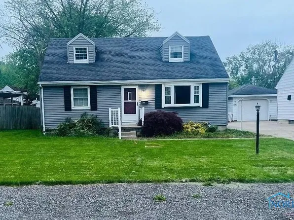 1836 Byron Pl, Oregon, OH 43616