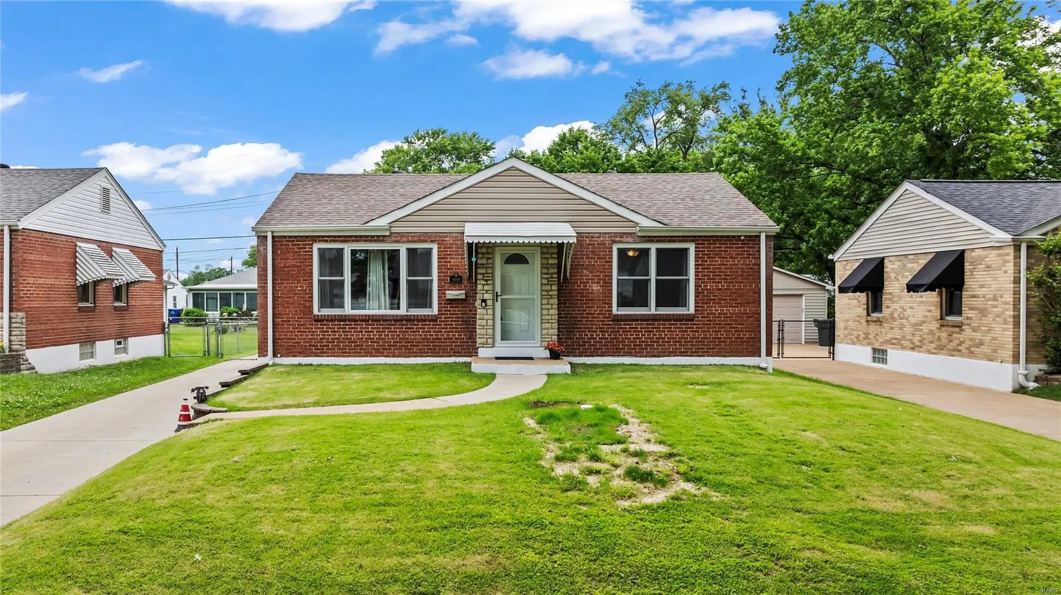 8009 Parkwood Dr photo 1