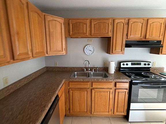 3rd image of 1617 E 45th St