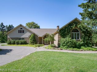 825 Markwood Dr, Oxford, MI 48370