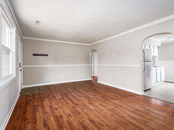 3rd image of 57686 Oakside Ave