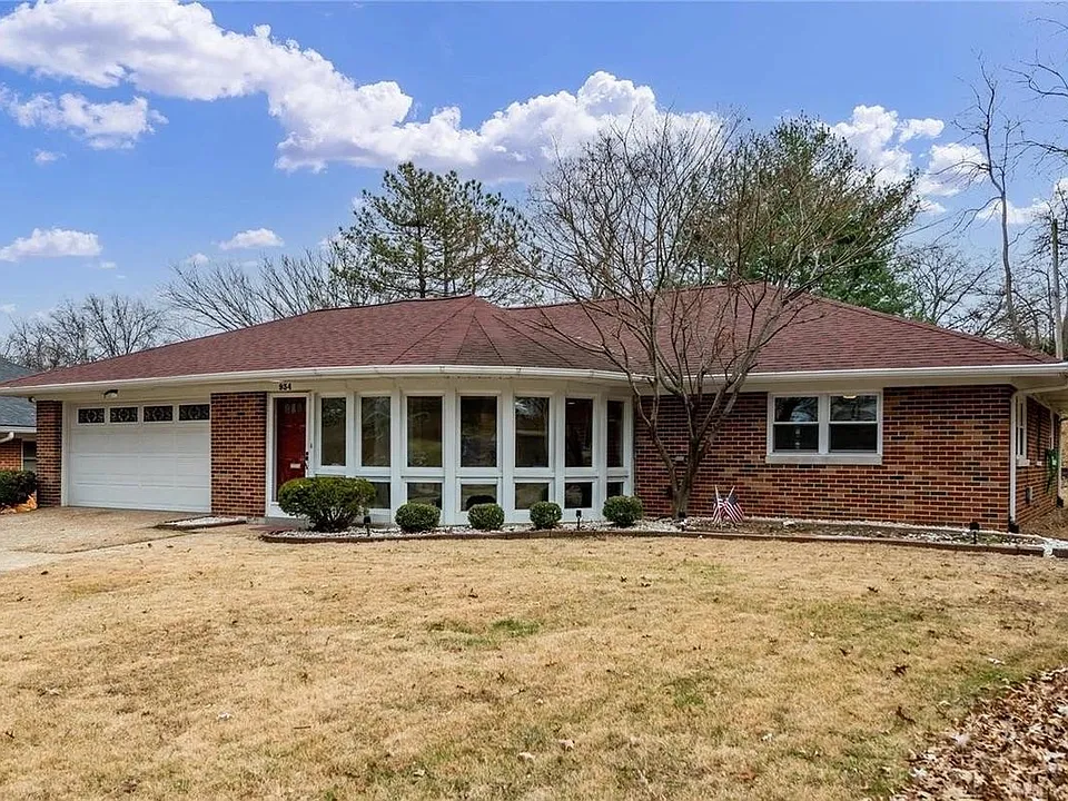 934 Briarwood Ln