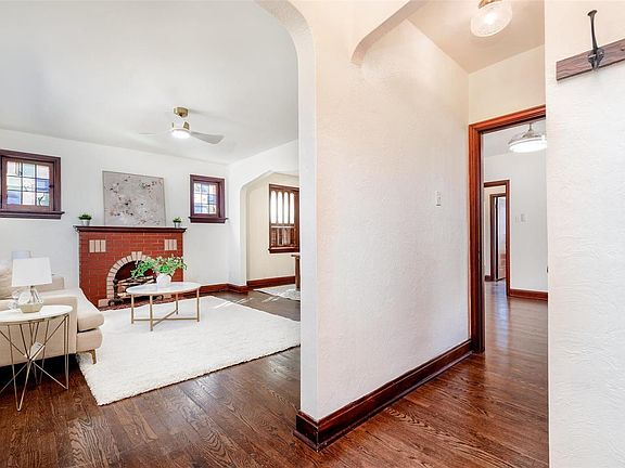 4th image of 4126 Fairview Ave