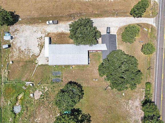 4th image of 9772 Fm 1696 Rd