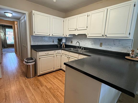 3rd image of 171 Buckstone Ln