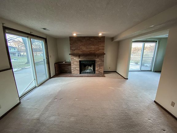 4th image of 3814 Sweetbriar Ln