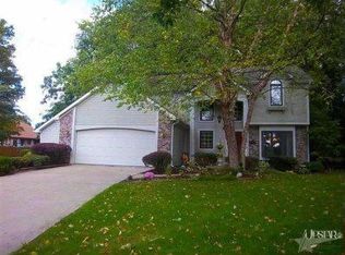 8126 Moss Grove Pl, Fort Wayne, IN 46825