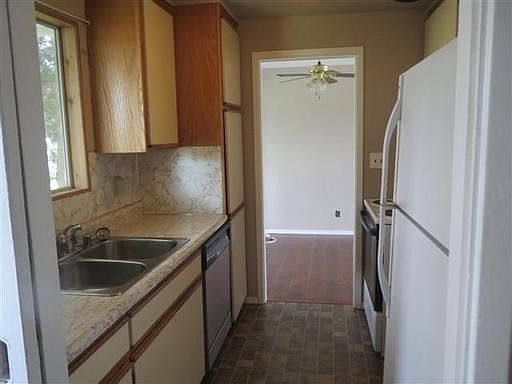 4th image of 2100-A Pullen St