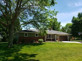 1513 Appletree Rd, Howards Grove, WI 53083