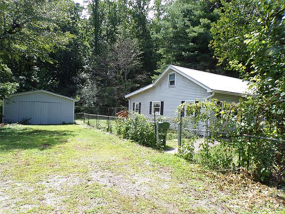 2nd image of 2131 Somerset Dr #441