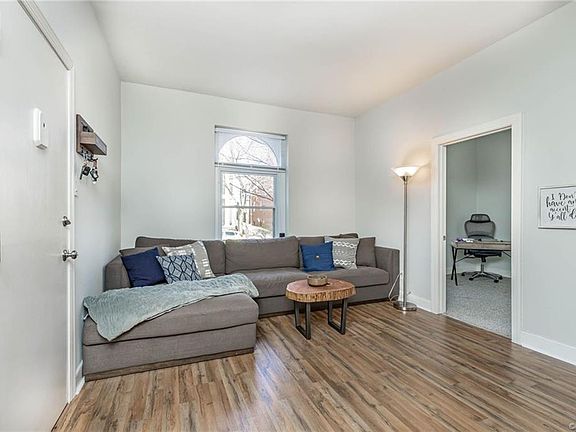 5th image of 2421 Rosewood Ave APT 1