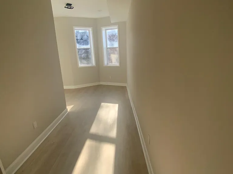 2141 Druid Hill Ave — Photo 25