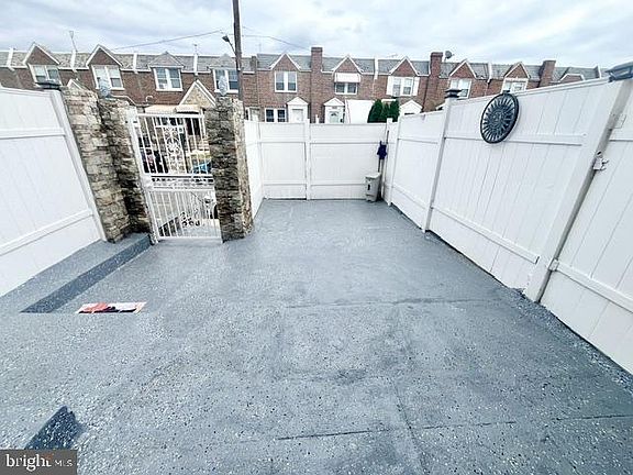 5th image of 6040 Alma St