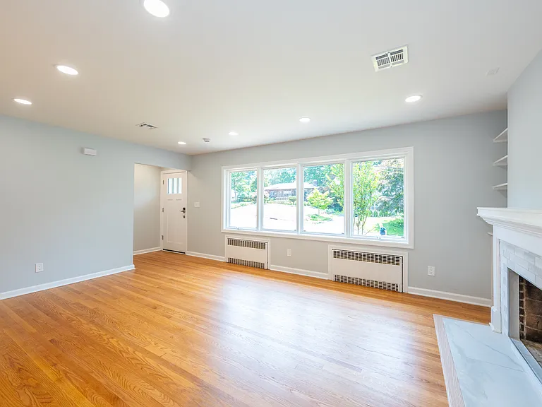 47 Pleasant Ave — Photo 2