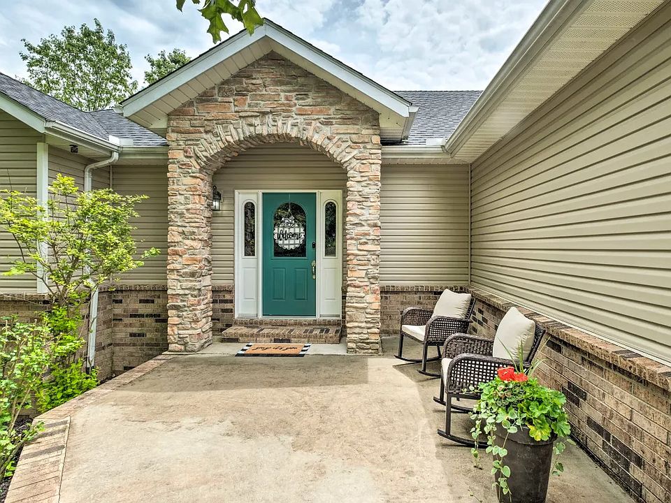 1st image of 3 Hoyer Ln