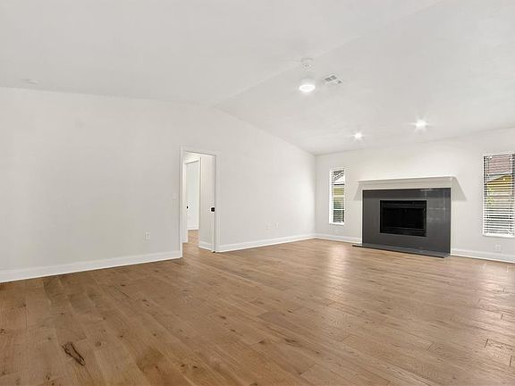 5th image of 1399 Vermeer Dr