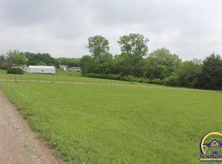 9395 Delaware Dr, Ozawkie, KS 66070