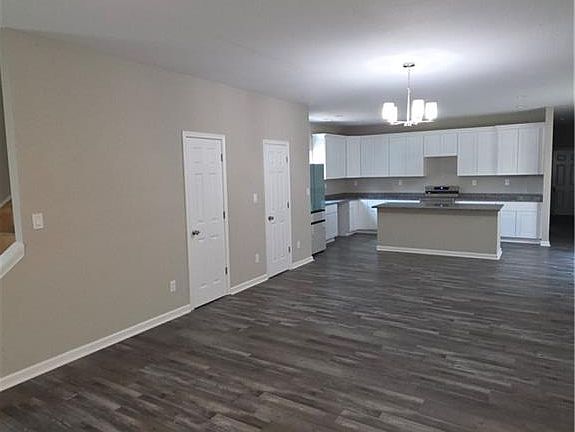 4th image of 602 Walker Ave