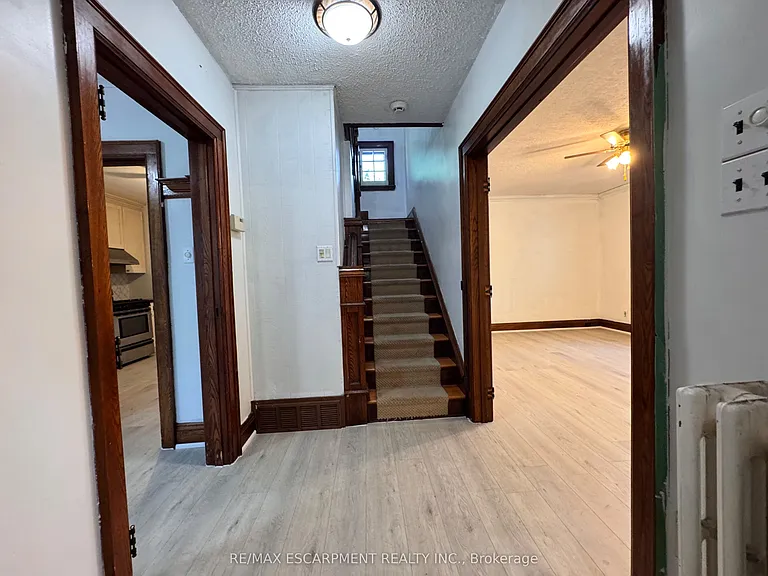 62 Plains Rd E — Photo 3