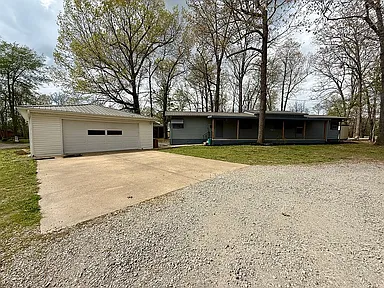 952 Cranfield Rd — exterior photo