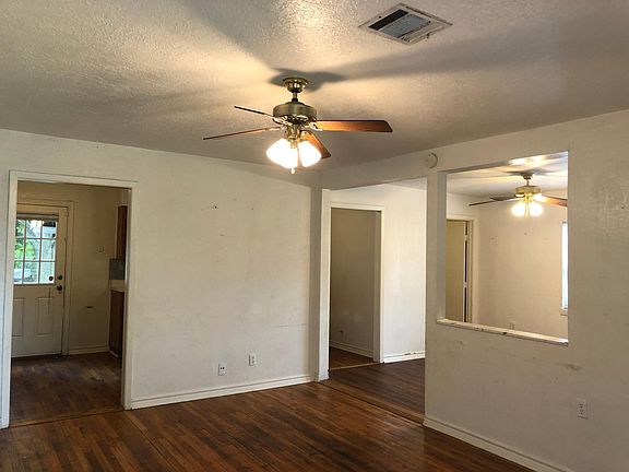 5th image of 214 E Forrest Ln